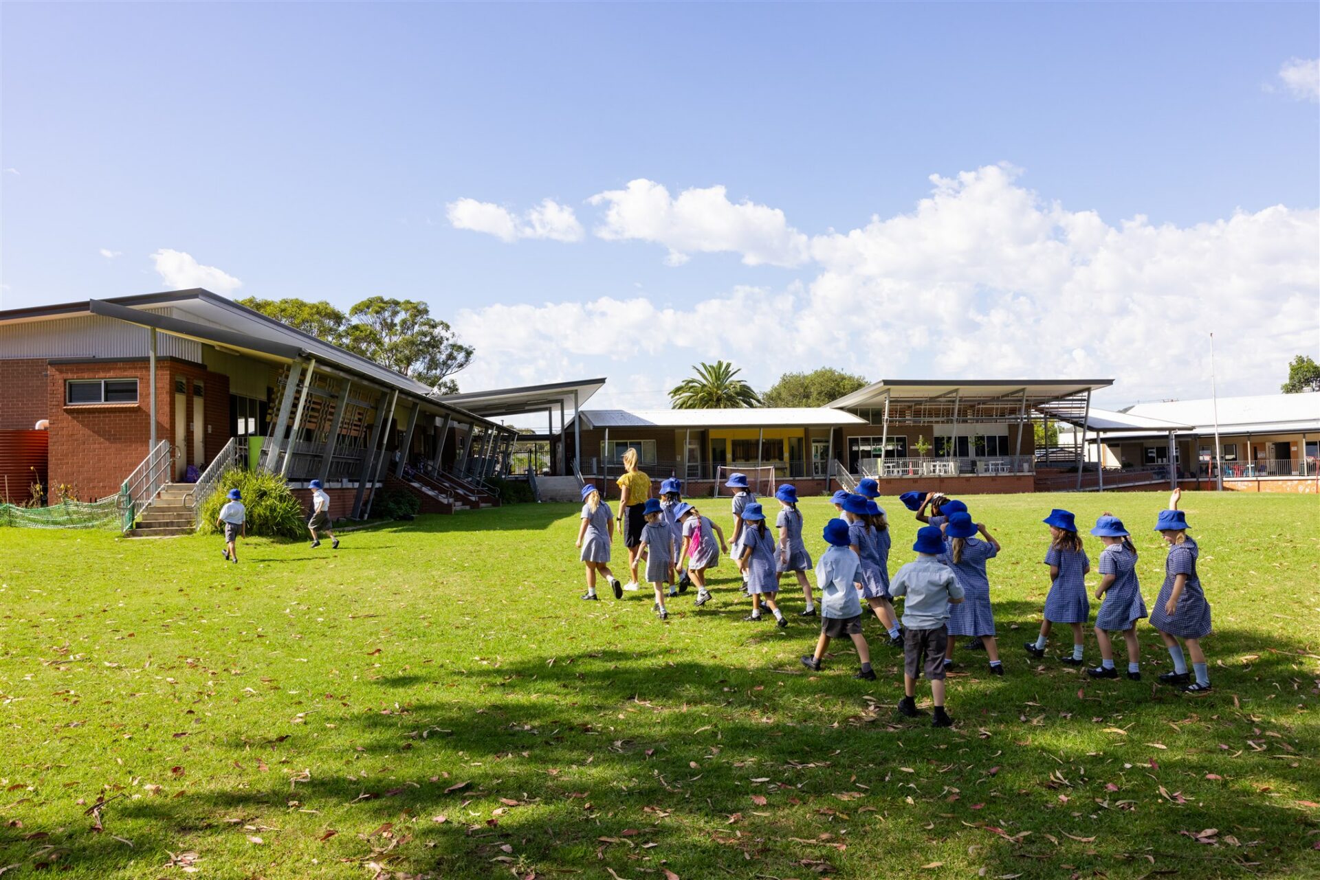 Holy Cross Primary School, Glendale